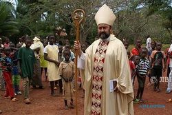 Terancam Pembantaian, 2.000 Muslim Afrika Tengah Dilindungi Uskup Katolik