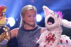 KISAH INSPIRATIF : Keren! Bocah 12 Tahun Menjuarai America's Got Talent 2017