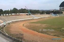 INFRASTRUKTUR SEMARANG : Stadion Jatidiri Direnovasi, Rumput Lapangan Jadi Sorotan