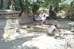 Tiang Penyangga Lapuk, Rumah Nenek-Nenek Tibayan Klaten Ambruk