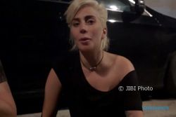 FILM TERBARU : Lady Gaga Ungkap Sisi Lain Kehidupan di Gaga: Five Two Foot