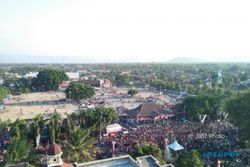 WISATA PONOROGO : Jelang Festival Reog Nasional, 40 Dadak Merak Beraksi di Ponorogo