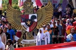 FOTO KARNAVAL SEMARANG : Parade Kebangsaan Digelar SMKN 1 Bawen