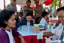 AKSI POLISI : Dokter-Dokter Calon Polisi Gelar Pengobatan Gratis di CFD Semarang