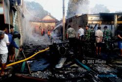 KEBAKARAN GUNUNGKIDUL : Deretan Kios Depan Pasar Semin Terbakar, Pedagang Rugi Ratusan Juta
