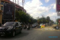 FLYOVER MANAHAN SOLO : Jl. dr. Moewardi Ditutup Sebagian, Simpang Empat Paragon Macet