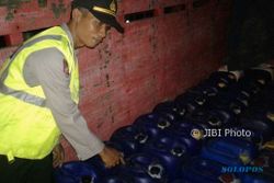 MIRAS WONOGIRI : Polisi Gagalkan Pengiriman Ribuan Liter Ciu ke Blitar