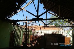Lapuk, Atap Aula Balai Desa Trobayan Sragen Ambrol