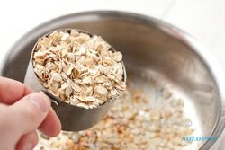 TIPS CANTIK : 4 Manfaat Oatmeal untuk Wajah Bersih dan Cerah Alami