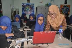PENDIDIKAN SOLO : SMP Muhammadiyah 7 Terapkan Aplikasi Edmodo untuk Belajar Matematika