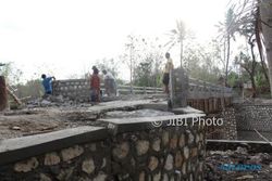 INFRASTRUKTUR WONOGIRI : Belum Rampung Direhab, Jembatan Pracimantoro Malah Ambles