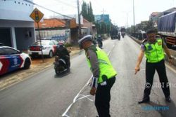 LALU LINTAS BATANG : Jalur Pantura Bopeng, Polisi Tandai Lubang