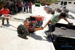 PERTANIAN BOYOLALI : 34 Kelompok Tani Dapat Bantuan Traktor dari Kementan