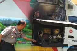 KEBAKARAN KUDUS : Mobil Bank Jateng Terbakar di SMPN 1 Jati