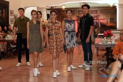 Inovasi Tanpa Batas dalam Fashion Show Batik Keris