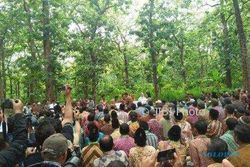 Datang ke Madiun, Presiden Jokowi Serahkan 8.950 Sertifikat Tanah kepada Warga