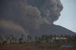 Penerbangan Jogja-Bali Dibatalkan Gara-Gara Erupsi Gunung Agung