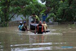 BANJIR KLATEN : Tanggul Sungai Dengkeng Jebol, Warga 3 Desa Mengungsi