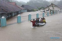 BADAI CEMPAKA : 2 SD Ganti KBM Jadi Kerja bakti