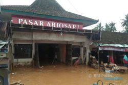 BENCANA PACITAN : Harga Kebutuhan Pokok di Pasar Arjosari Meroket Pascabanjir