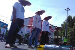 DEMO WARGA : Aksi Save Air Muria Jalan Mundur