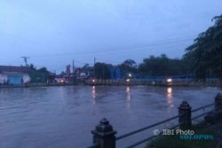 BENCANA KLATEN : 3 Tanggul Jebol Bikin Puluhan Hektare Sawah Terendam Banjir