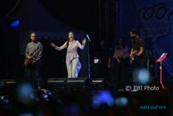 Lagu Romantis Raisa dan Payung Teduh Semarakkan Jakcloth Solo 2017