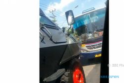 Bus-Bus Berulah di Jalanan Solo Sampai Diadang Brimob Jadi Gunjingan Warganet