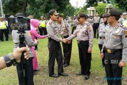 Kapolresta Surakarta dan 18 Personel Polri Naik Pangkat