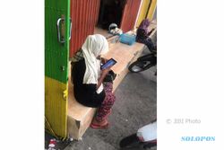 VIRAL: Netizen Heboh Lihat Pengemis Main MOBA