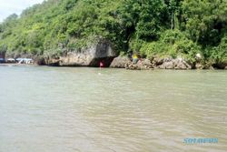 Kedalaman Capai 6 Meter, Sungai Baron Dipasangi Penanda Titik Bahaya