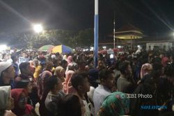 TAHUN BARU 2018 : Ribuan Orang Padati Car Free Night Kota Madiun