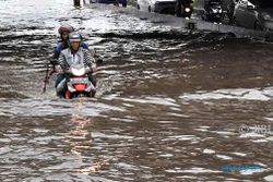 Foto Bencana Banjir Genangi Semarang