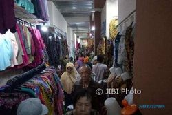 Pedagang Asongan Merebak di Pasar Klewer Bikin Disdag Solo Kelimpungan