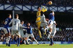 LIGA INGGRIS : Chelsea Diimbangi Everton, Conte: Itu Tak Adil