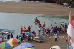 KECELAKAAN LAUT : Berenang di Aliran Sungai Pantai Baron, Seorang Pelajar Hilang