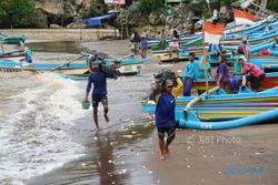 Nelayan Pantai Baron Penasaran dengan BBG