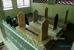 3 Makam Ulama Keturunan Habib Ali di Masjid Riyadh Solo