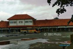 Demo Angkutan Umum di Semarang, Penumpang Bus di Kudus Yang Telantar