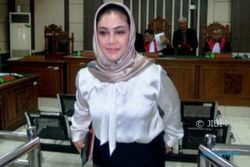 FOTO KORUPSI JATENG : Pesona Siti Masitha di Pengadilan Tipikor
