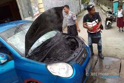KEBAKARAN SRAGEN : Mobil KIA Picanto Nyaris Ludes Terbakar di Jalan Solo-Sragen