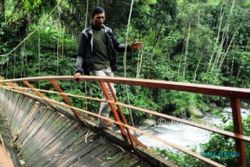 INFRASTRUKTUR BATANG : Pemkab Batang Bangun Jembatan Darurat Penghubung Desa