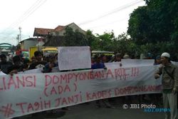Warga Jogonalan Klaten Demo Protes Lelang Tanah