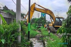 INFRASTRUKTUR BOYOLALI : Selokan Dikeruk, Genangan di Jalan Solo-Semarang Wilayah Bangak Berkurang