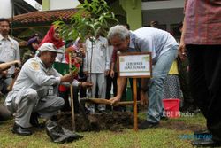 IAIN Surakarta Go Green Campus, Ganjar Pranowo Ajak Tanam Pohon