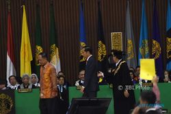 Jokowi Banggakan Menteri-Menterinya yang Alumni UI