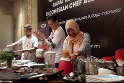 RAKERNAS ICA 2018 : Serunya Memasak Pecel Pitik Bareng Chef Juna di Kota Solo