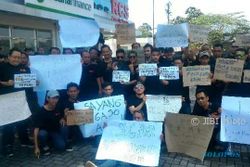 TRANSPORTASI ONLINE: Ratusan Driver Gocar Demo Kantor Pengelola di Solo Baru