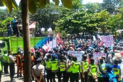 Lagi, Ribuan Warga Demo Minta Bupati Tuntut Penutupan PT RUM Sukoharjo