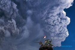 Bahaya, Pesawat Dilarang Terbang di Sekitar Gunung Sinabung